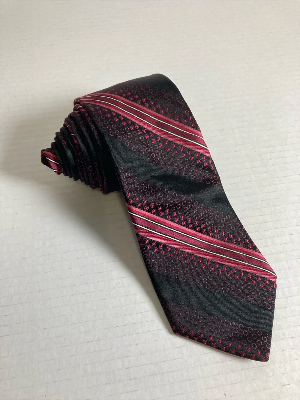 Ted Baker London Mens 100% Silk Tie Black Red Made in USA